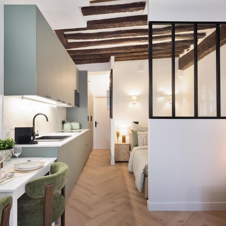 Parisian Gem with Stunning View - Deluxe Studio - 8