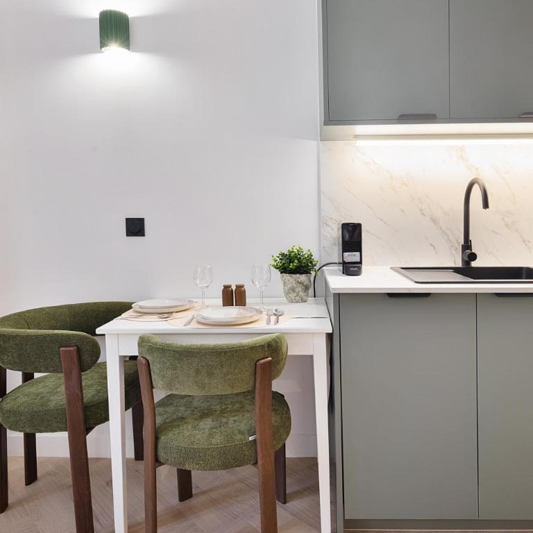 Parisian Gem with Stunning View - Deluxe Studio - 22