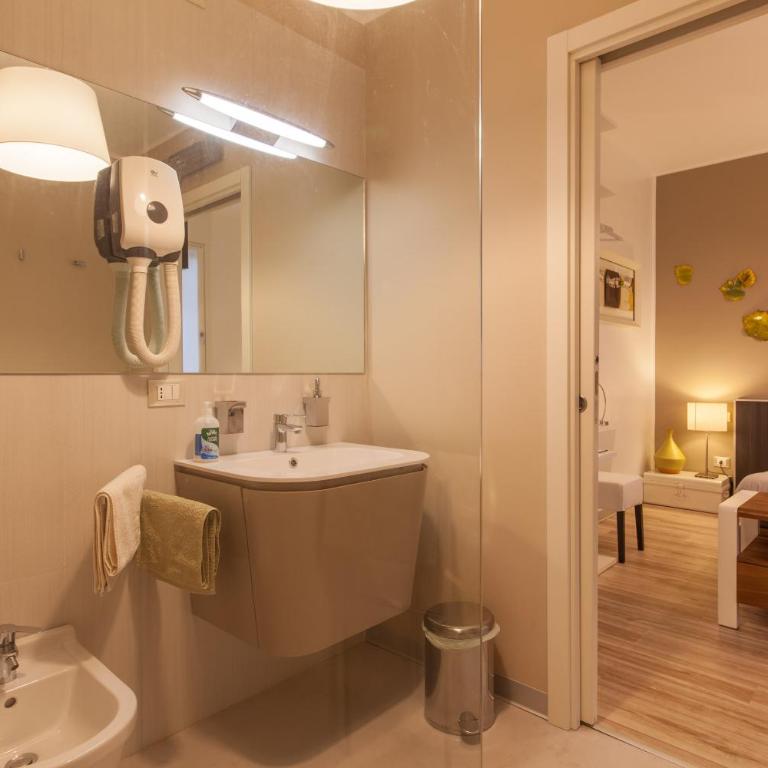 Casa Stucky - Camera Matrimoniale/Doppia con Letti Singoli con Letto Supplementare - 6