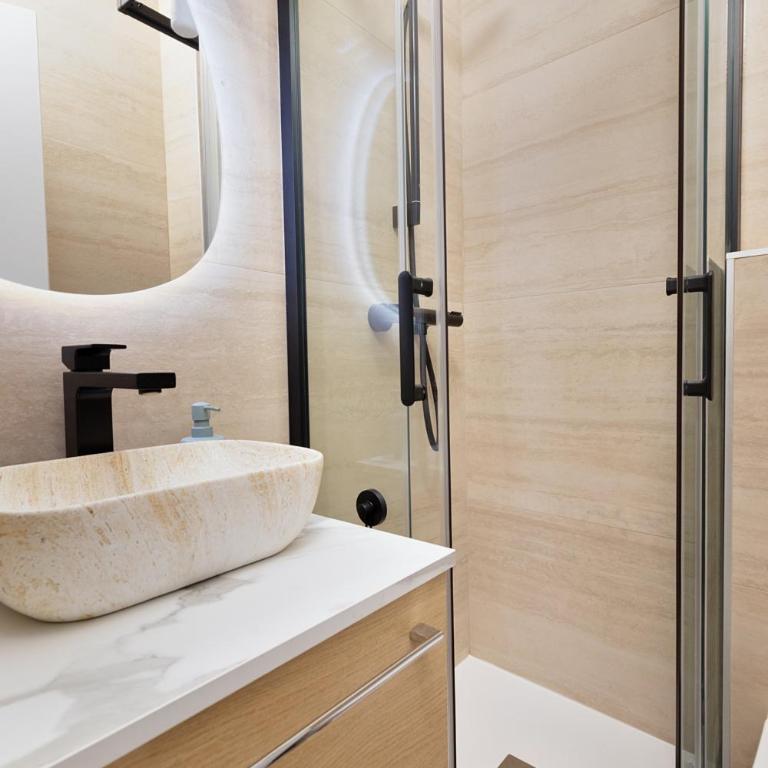 Parisian Gem with Stunning View - Deluxe Studio - 24