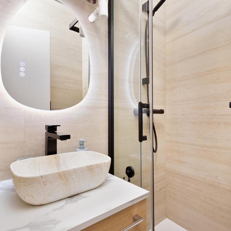 Parisian Gem with Stunning View - Deluxe Studio - 23