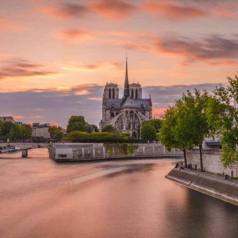 Parisian Gem with Stunning View - Deluxe Studio - 40
