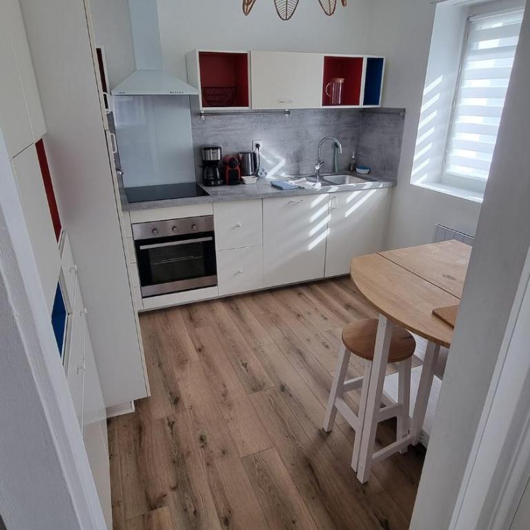 Appart RDC 70 m plein centre-ville ! - Appartement 3 Chambres - 8