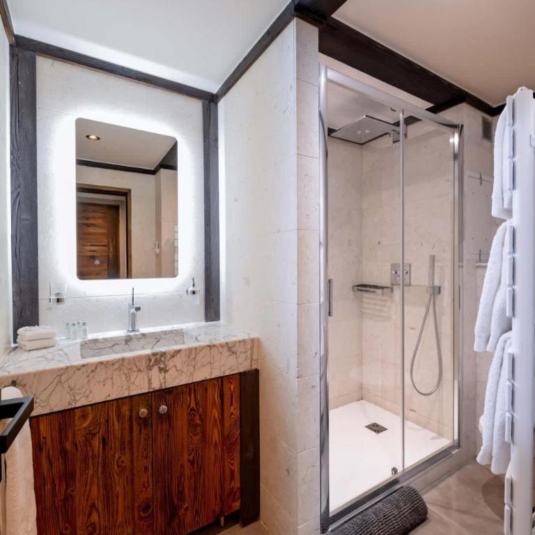 Luxury suite 70m2 balcon courchevel1850 parking - Appartamento Deluxe con 2 Camere da Letto e Balcone - 18
