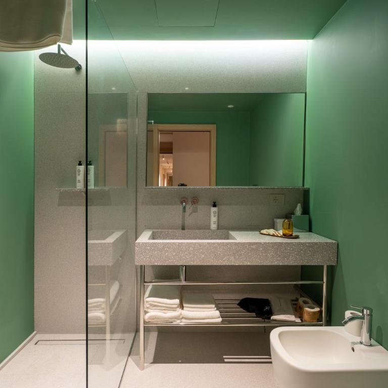 Designer Suite Monti - Walk to Colosseum Suli2 - Camera Matrimoniale con Bagno Privato - 8
