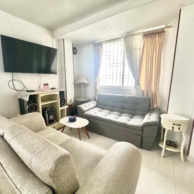 Apartamento amoblado - Three-Bedroom Apartment - 1