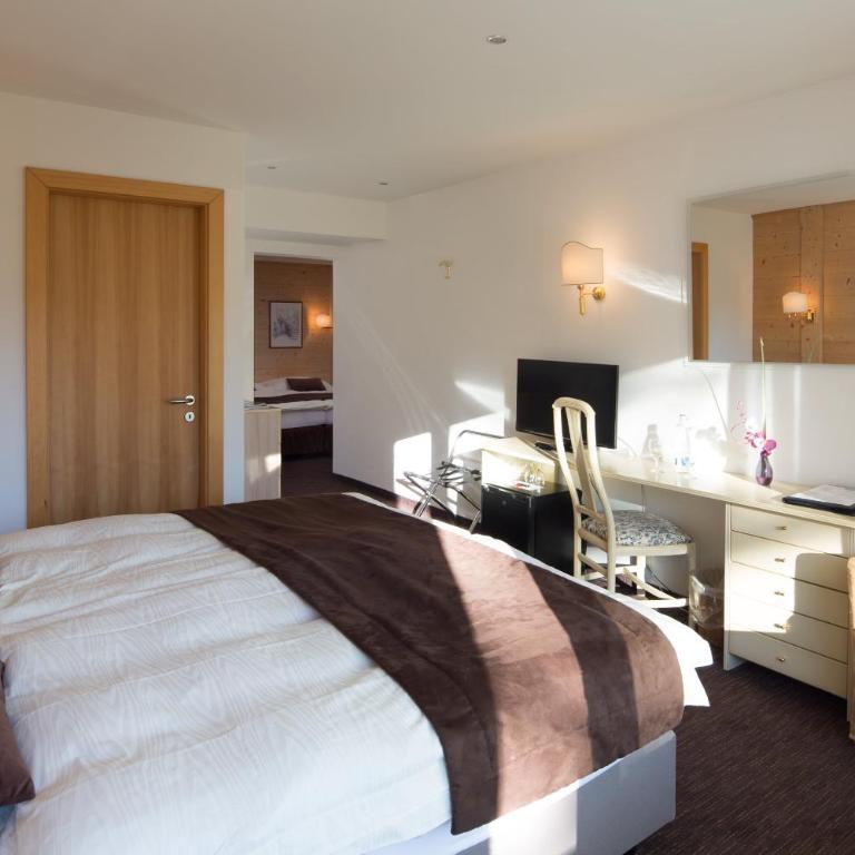 Hotel La Prairie - Chambre Quadruple Standard - 1