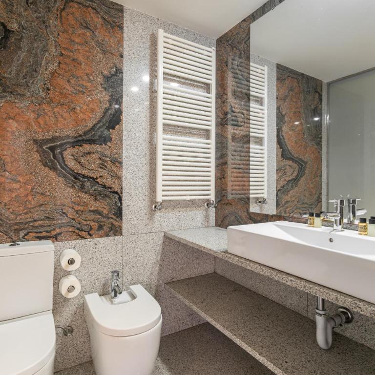 Stay U-nique Apartments Salvador Espriu - Three-Bedroom Apartment - 14