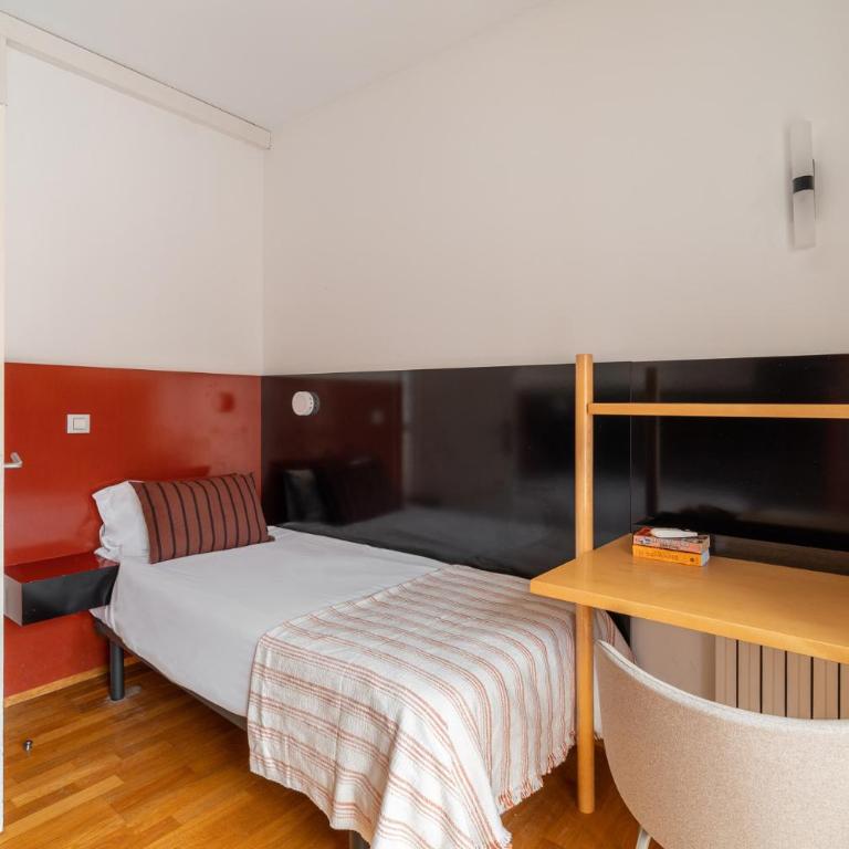 Stay U-nique Apartments Salvador Espriu - Three-Bedroom Apartment - 16