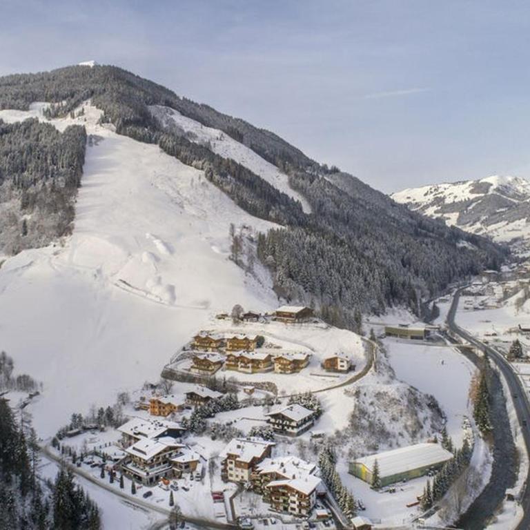 Holidayhome with Sauna Genieten in Saalbach Top E2 - Three-Bedroom Apartment - 24