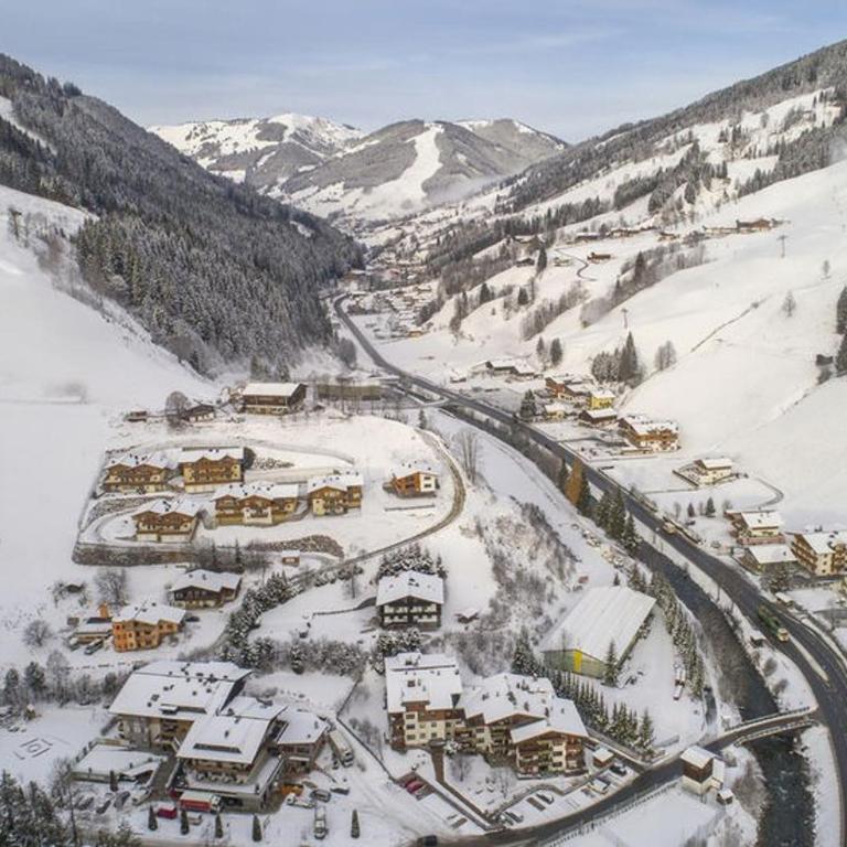 Holidayhome with Sauna Genieten in Saalbach Top E2 - Three-Bedroom Apartment - 3