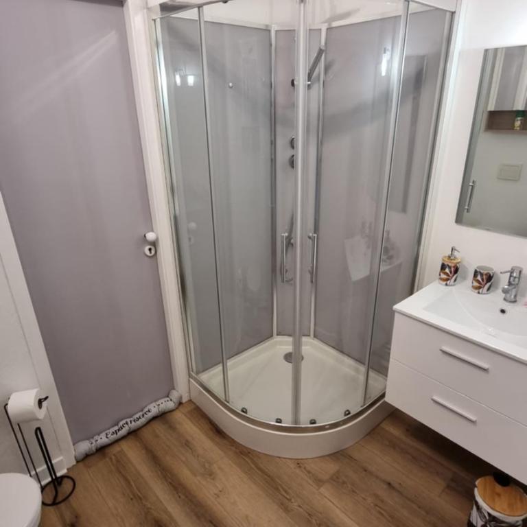 Appart 1er Etage - 90 m plein centre-ville ! - Appartement 3 Chambres - 7