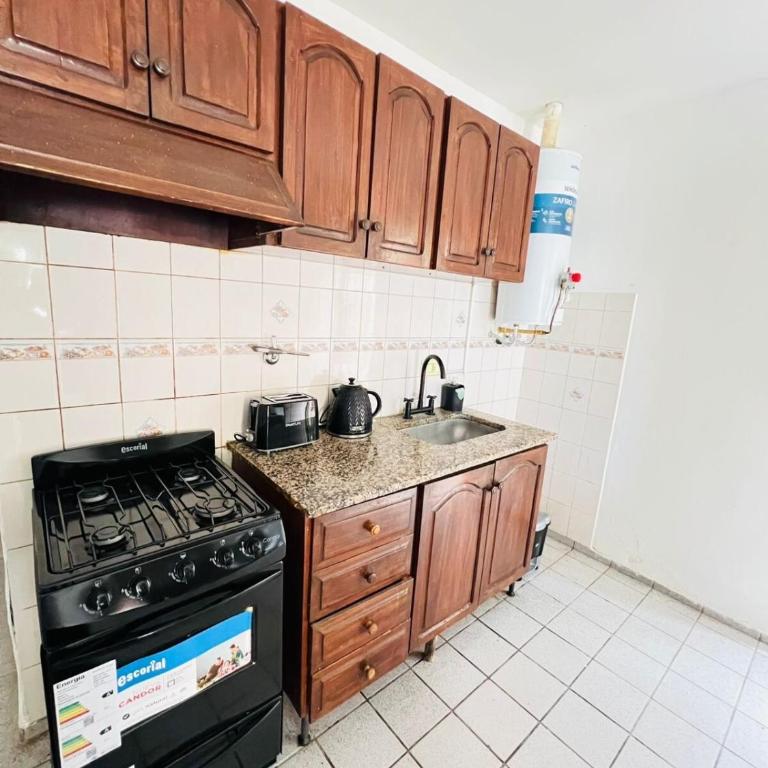 Casa con pileta y quincho - Two-Bedroom House - 7