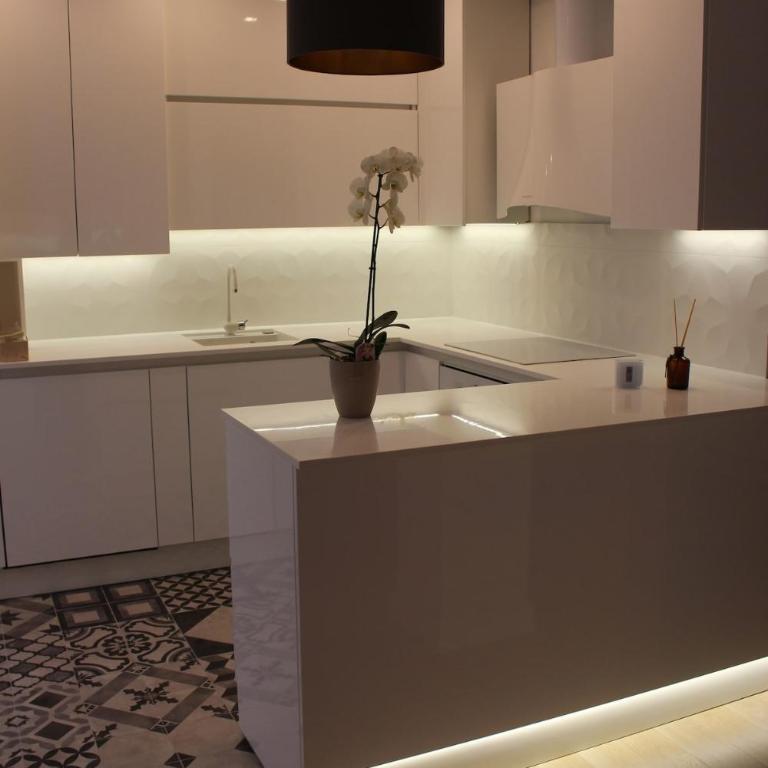 Balcony Bliss - Apartman sa 3 Spavaće Sobe - 14