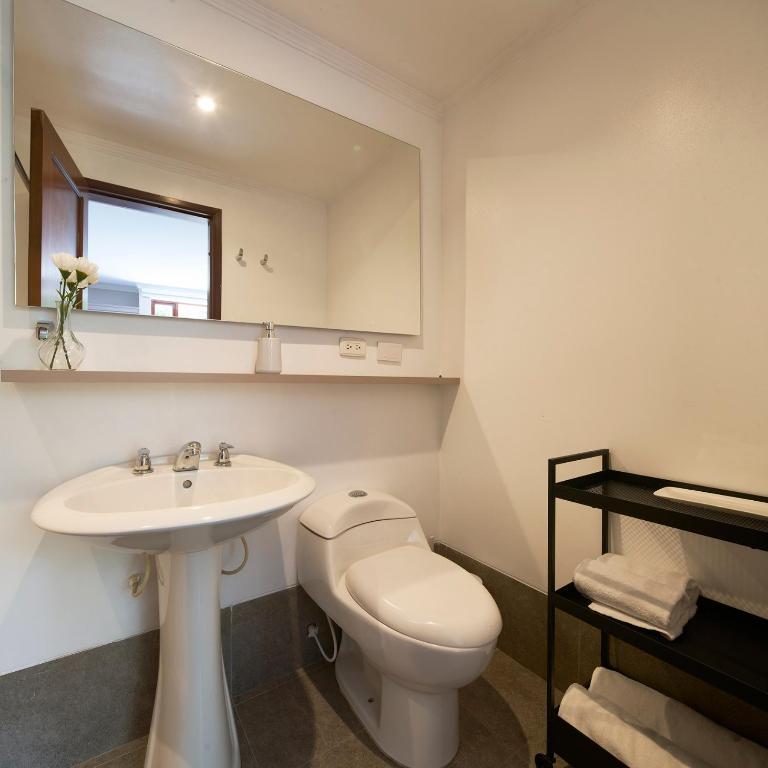 Modern Comfort in the Heart of Zona G 202 - Apartamento - 1