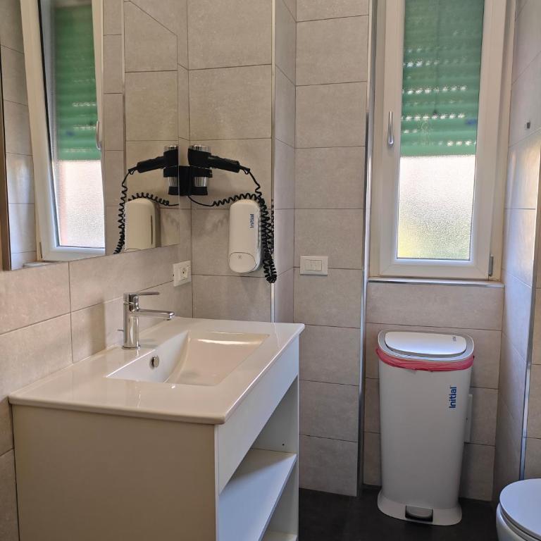 Cuscino e Cornetto - Camera Familiare con Bagno Privato - 8