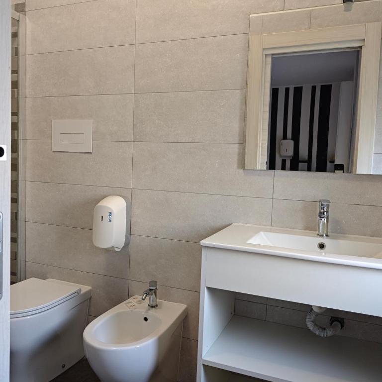 Cuscino e Cornetto - Camera Familiare con Bagno Privato - 20