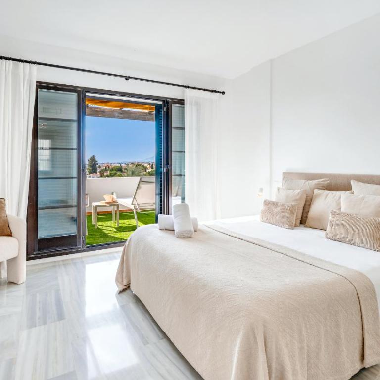 VACATION MARBELLA I Aldea Blanca, Luxury Duplex, Sea View, BBQ Grill, 24-7 Security, Walking Distance to Puerto Banus - Three-Bedroom Apartment - 8