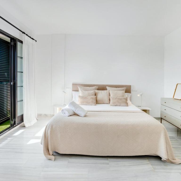VACATION MARBELLA I Aldea Blanca, Luxury Duplex, Sea View, BBQ Grill, 24-7 Security, Walking Distance to Puerto Banus - Three-Bedroom Apartment - 14