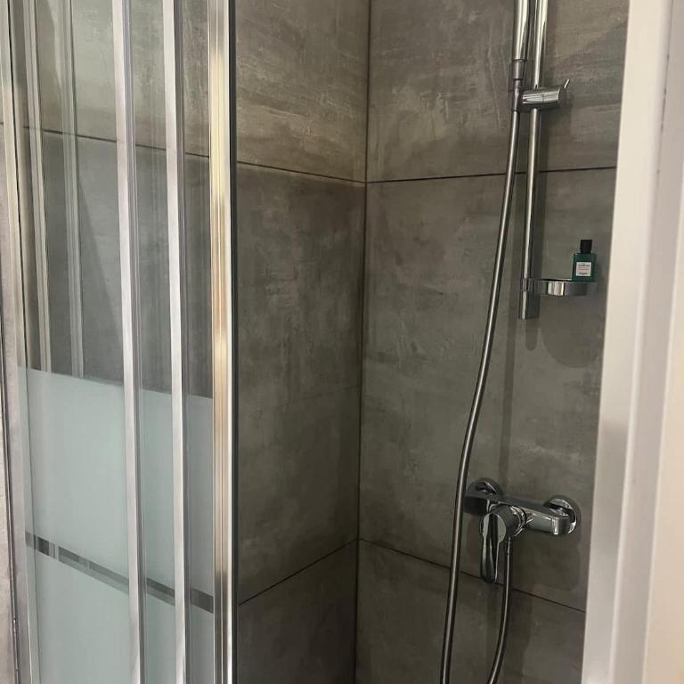 Sous les toits de PARIS TROCADERO - One-Bedroom Apartment - 9