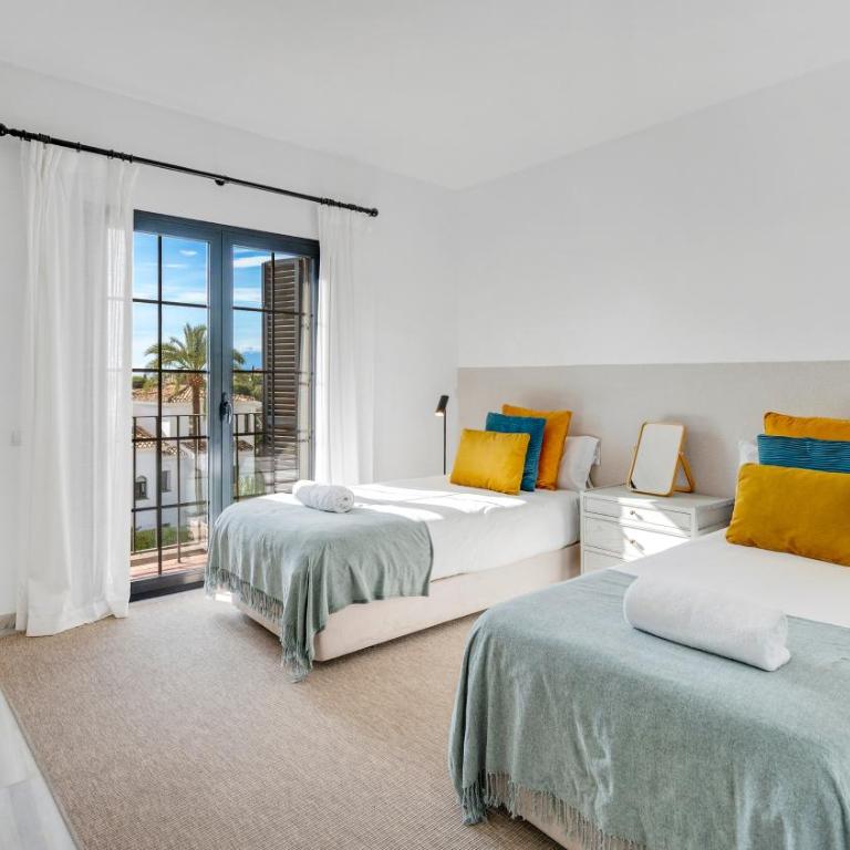 VACATION MARBELLA I Aldea Blanca, Luxury Duplex, Sea View, BBQ Grill, 24-7 Security, Walking Distance to Puerto Banus - Three-Bedroom Apartment - 38