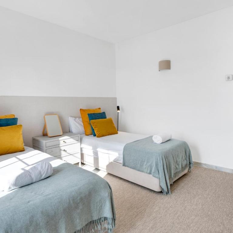 VACATION MARBELLA I Aldea Blanca, Luxury Duplex, Sea View, BBQ Grill, 24-7 Security, Walking Distance to Puerto Banus - Three-Bedroom Apartment - 39