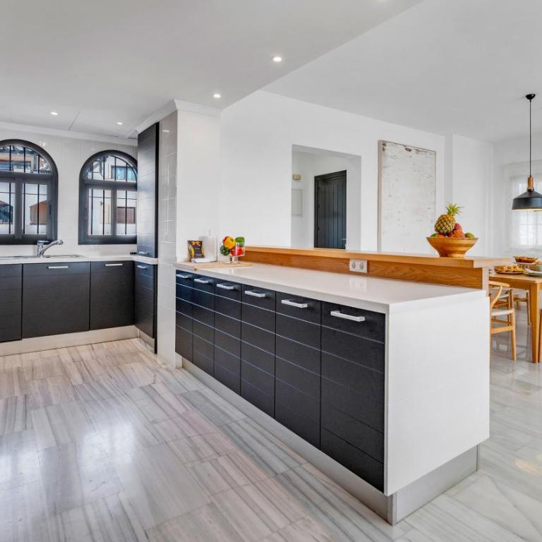 VACATION MARBELLA I Aldea Blanca, Luxury Duplex, Sea View, BBQ Grill, 24-7 Security, Walking Distance to Puerto Banus - Three-Bedroom Apartment - 42