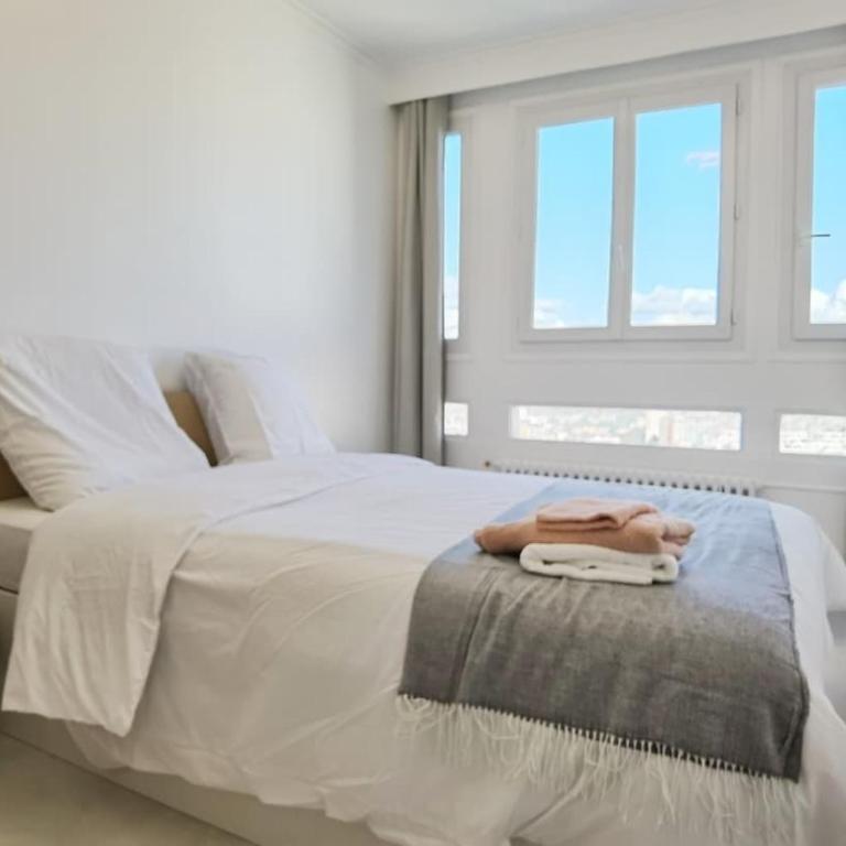 Modern 2-Bed Apt 80m2 with Elevator FREE Parking N19-25 - Appartement 2 Chambres - 5