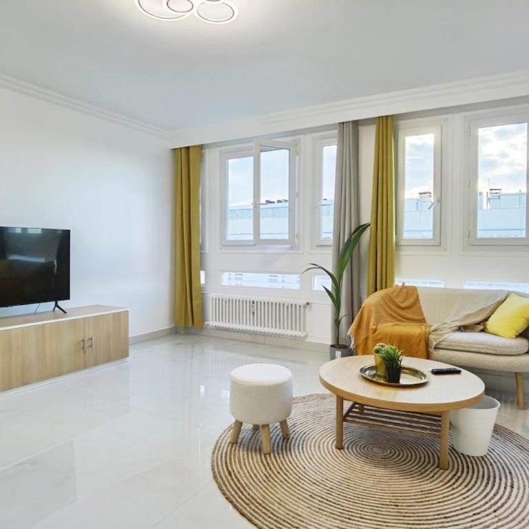 Modern 2-Bed Apt 80m2 with Elevator FREE Parking N19-25 - Appartement 2 Chambres - 8
