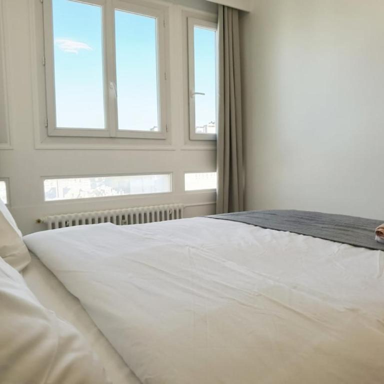 Modern 2-Bed Apt 80m2 with Elevator FREE Parking N19-25 - Appartement 2 Chambres - 12