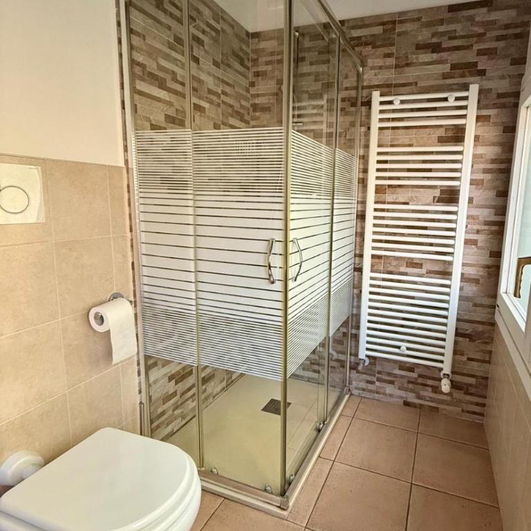 Villetta Emi FREE BIKE - Camera Matrimoniale con Bagno Privato - 40