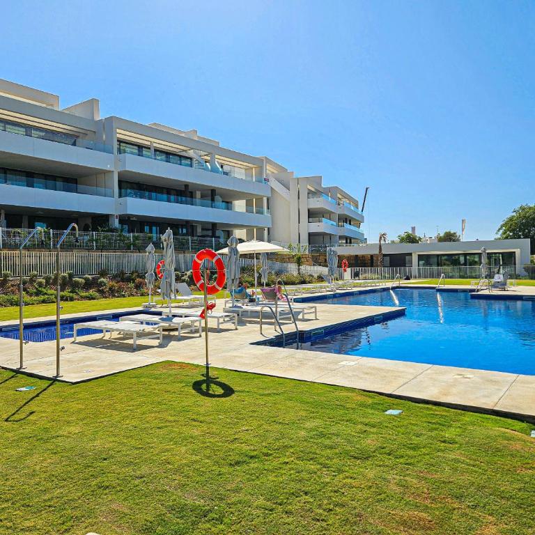 Penthouse apartment in Azahar de Estepona, 2km from Azata Golf - Apartamento de 2 dormitorios - 35
