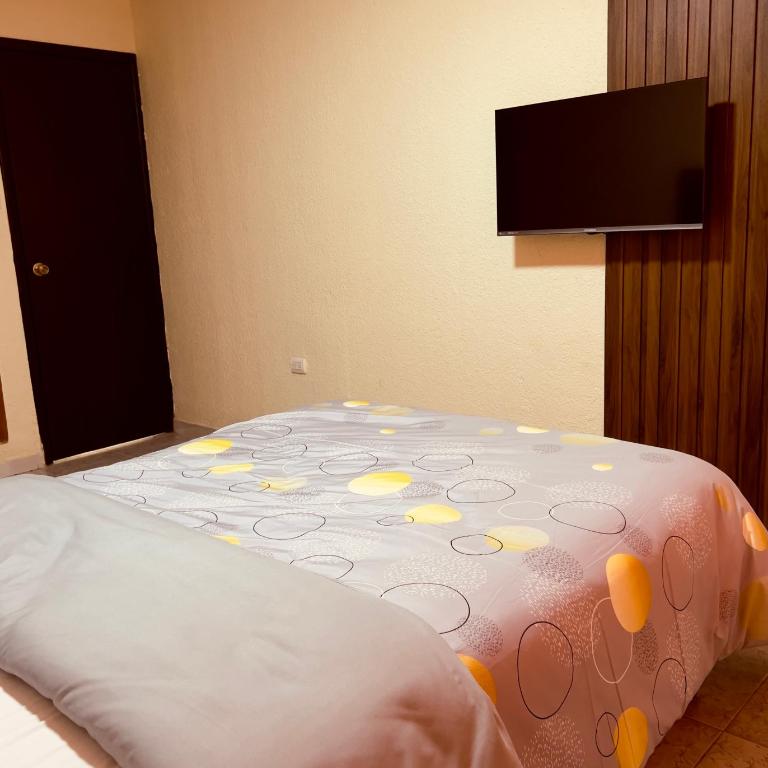AShostEcuador, Quito, rooms & suits, Quito cerca parque La Carolina - Habitación Doble - 2 camas - 6