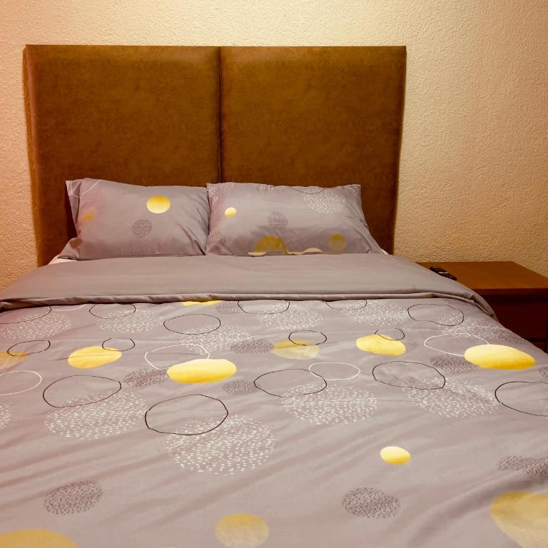AShostEcuador, Quito, rooms & suits, Quito cerca parque La Carolina - Habitación Doble - 2 camas - 3