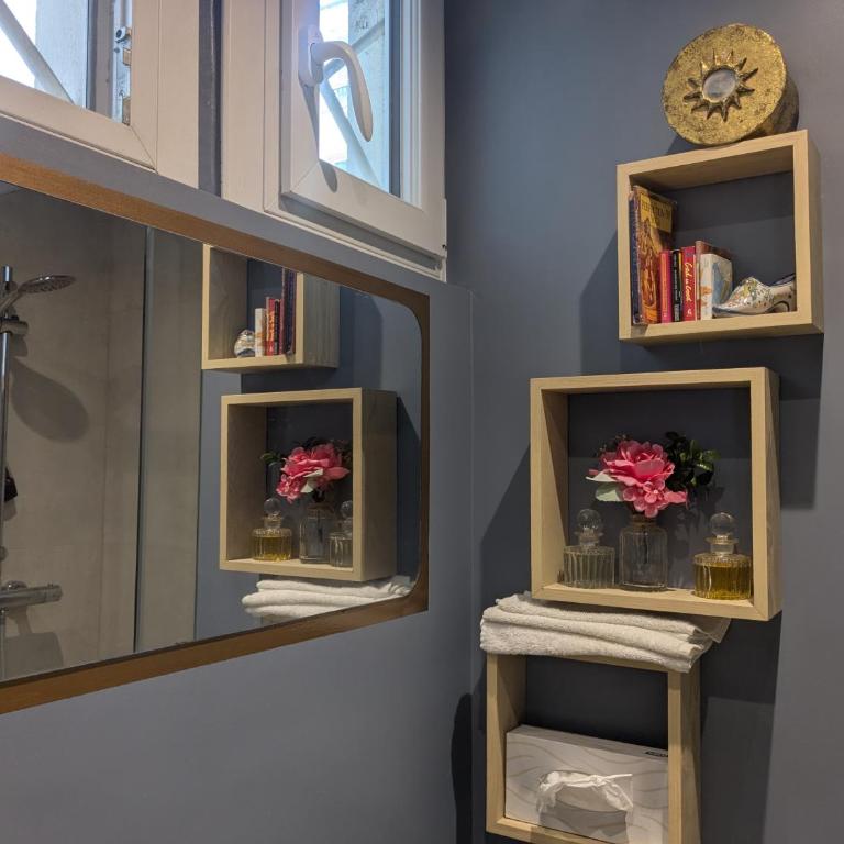 Cosy renovated little nest in historic MONTMARTRE - Chambre Double avec Salle de Bains Privative - 1