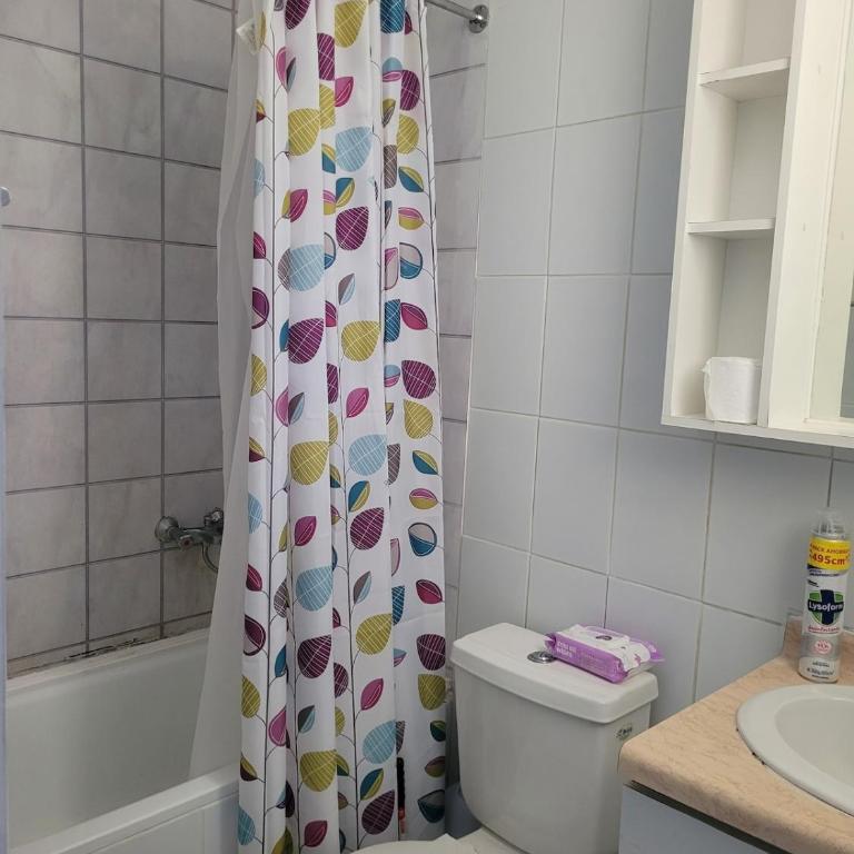 Comodo apartamento, a pasos de la playa - Three-Bedroom Apartment - 4