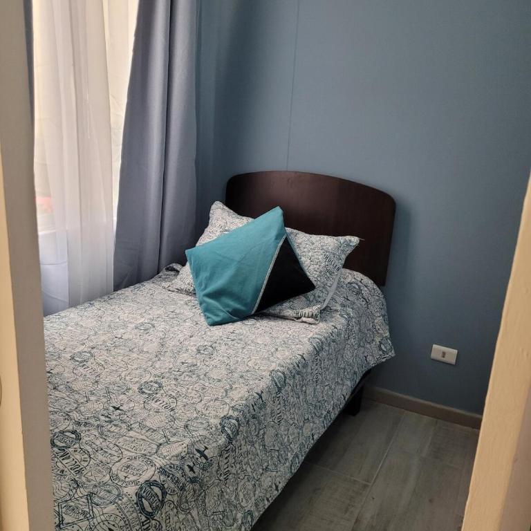 Comodo apartamento, a pasos de la playa - Three-Bedroom Apartment - 8