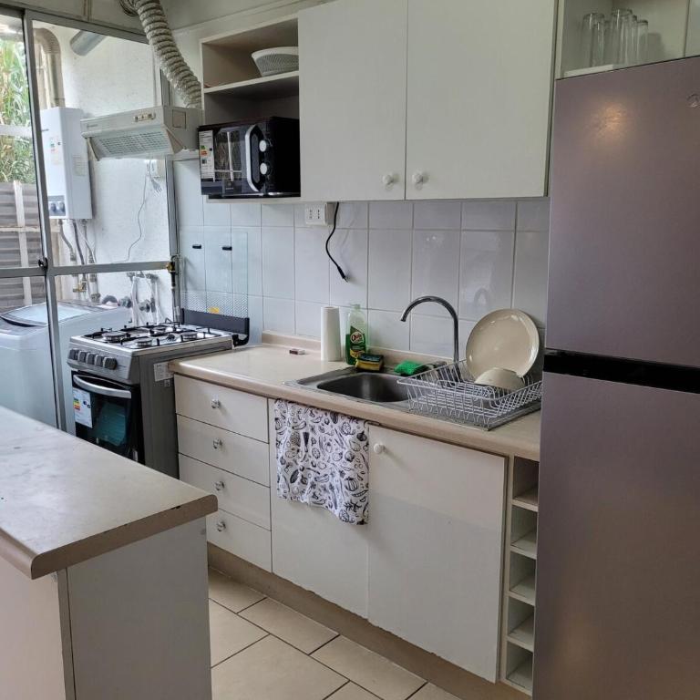 Comodo apartamento, a pasos de la playa - Three-Bedroom Apartment - 10