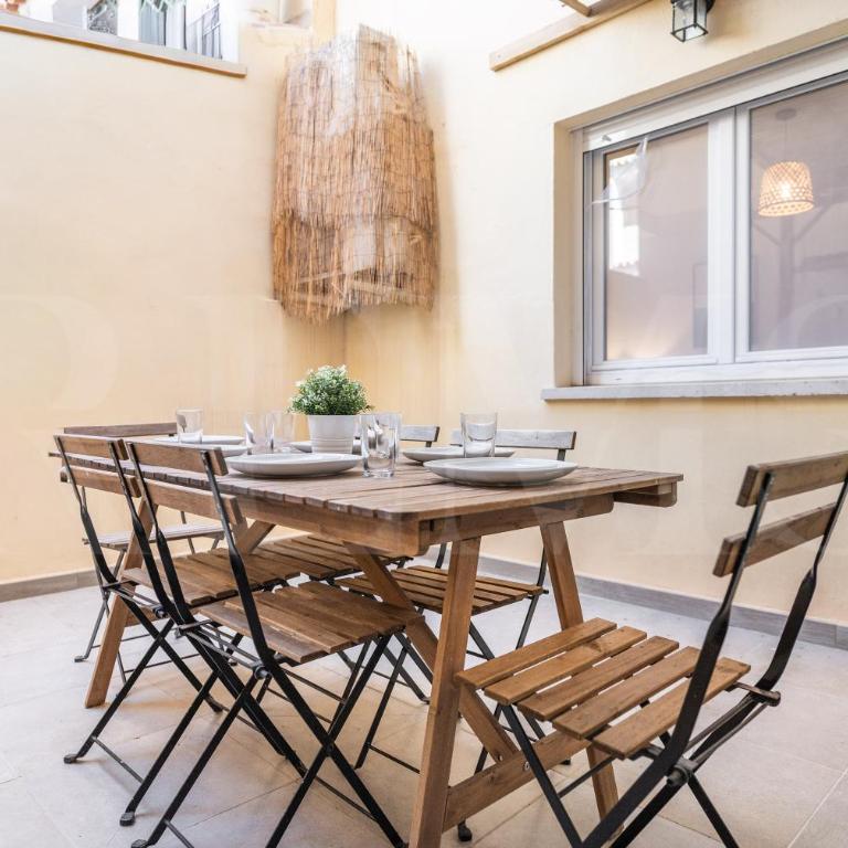 Central retreat with balcony, steps to beach REMS - Apartamento de 2 dormitorios - 21