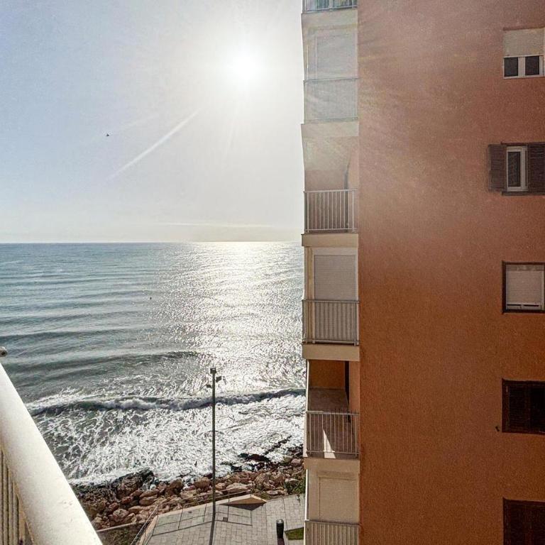 Stunning Apartment In Torrevieja - Apartamento de 2 dormitorios - 1