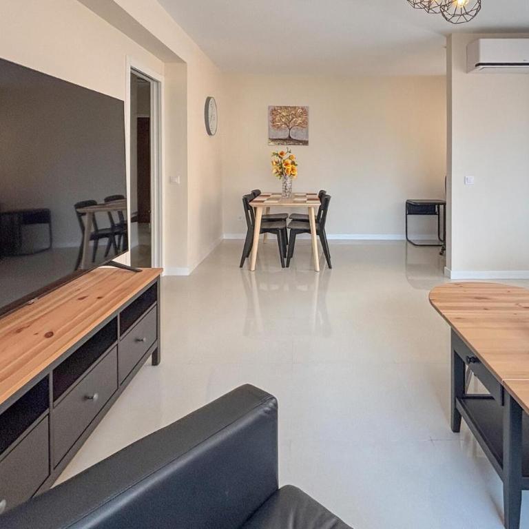 Stunning Apartment In Torrevieja - Apartamento de 2 dormitorios - 4