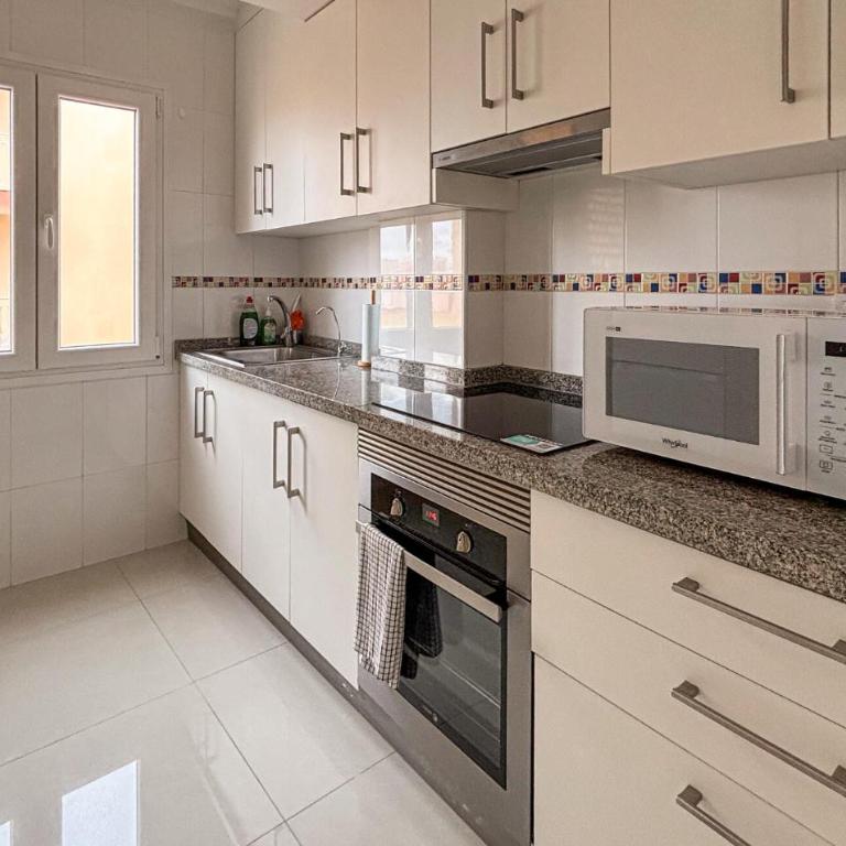 Stunning Apartment In Torrevieja - Apartamento de 2 dormitorios - 11