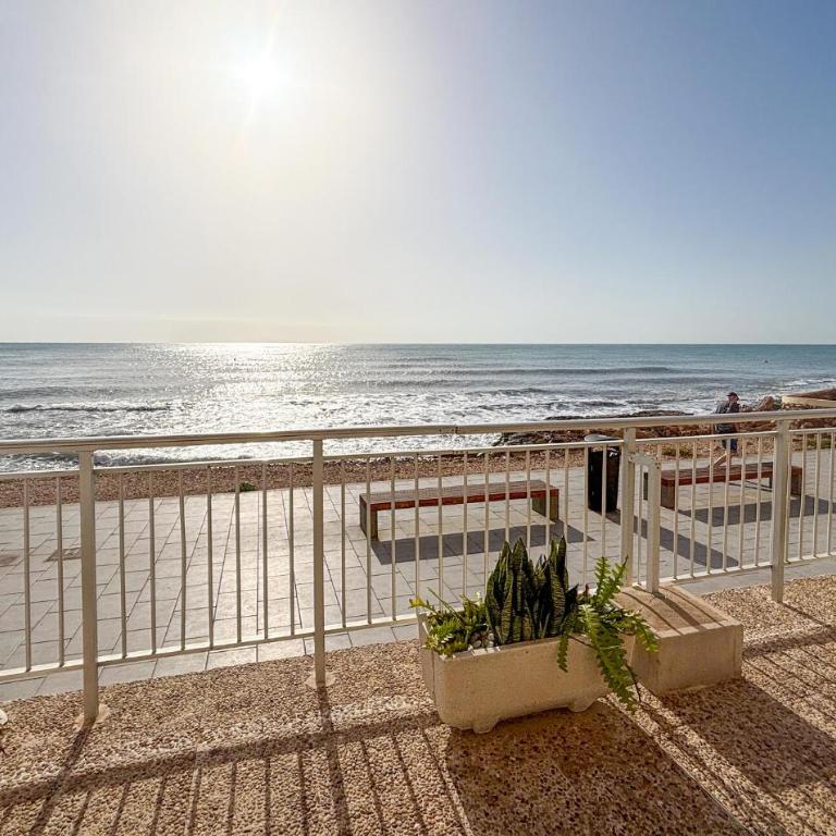 Stunning Apartment In Torrevieja - Apartamento de 2 dormitorios - 8