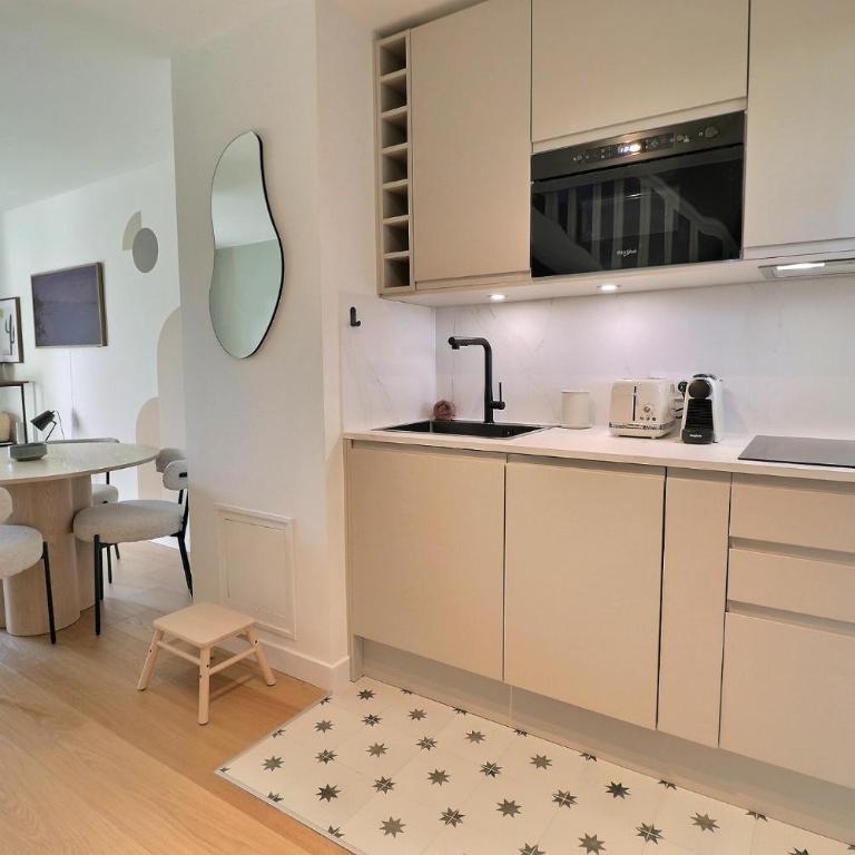 Duplex Familial 2 Chambres avec Parking Privé - Two-Bedroom Apartment - 4