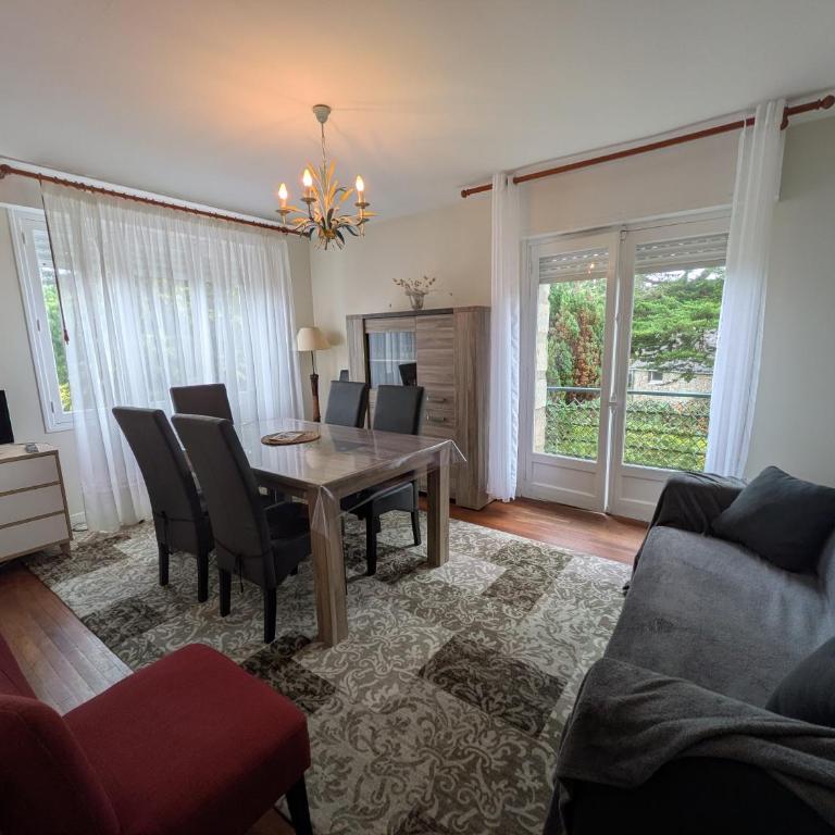 APPARTEMENT SPACIEUX à 60 M DE LA PLAGE location à la semaine du samedi au samedi - Suite Familiale avec Balcon - 1