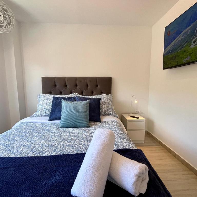 Nuevo, cómodo y con parqueadero - Apartamento de 2 dormitorios - 15