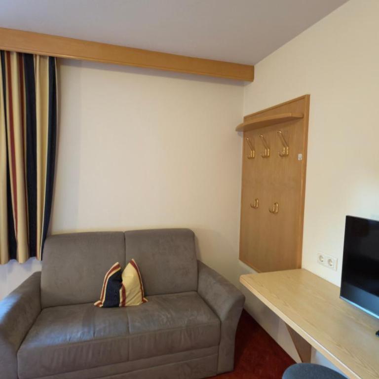 Hotel Sailer - Doppel- oder Zweibettzimmer - 16
