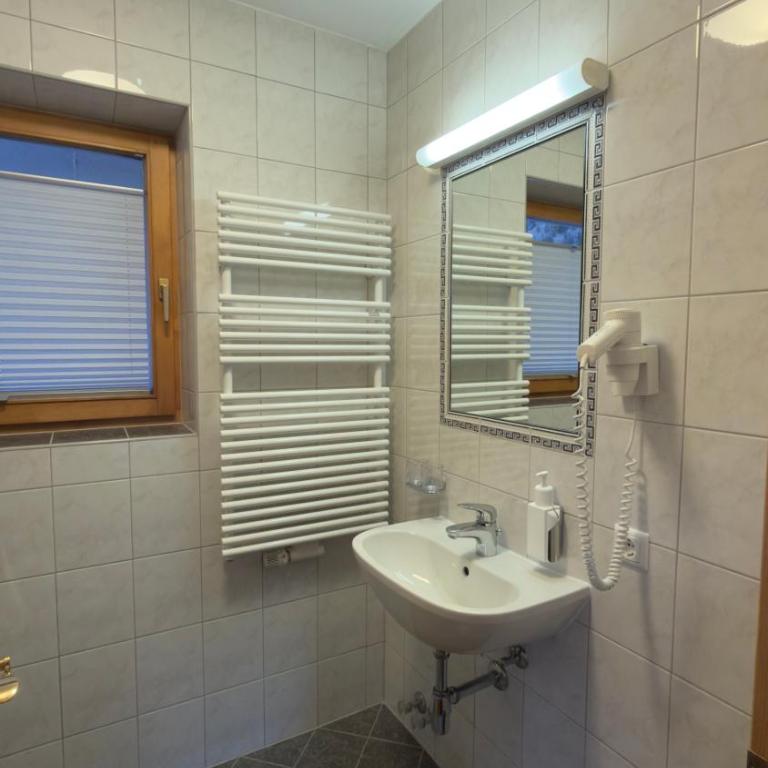 Hotel Sailer - Doppel- oder Zweibettzimmer - 23