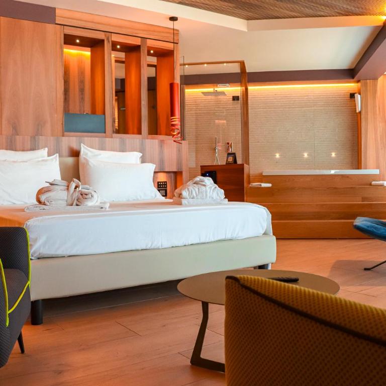 Alevic Hotel Sirmione - Junior Suite with Jacuzzi, Terrace and Partial Lake View - 17