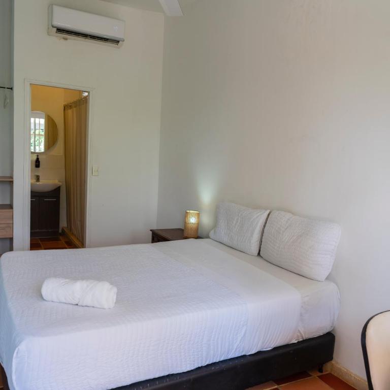 Casa Crespo - Habitación Doble Superior - 1 cama extragrande o 2 individuales - 4